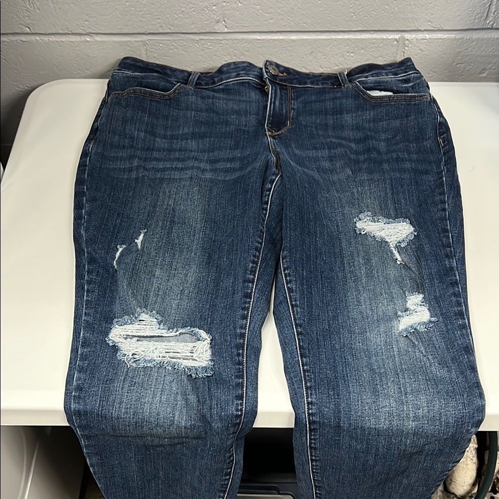 Maurice’s Women's Blue Distressed Jeans